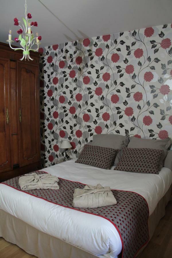 Le Logis De La Foret Hotel Sainte-Verge Екстериор снимка